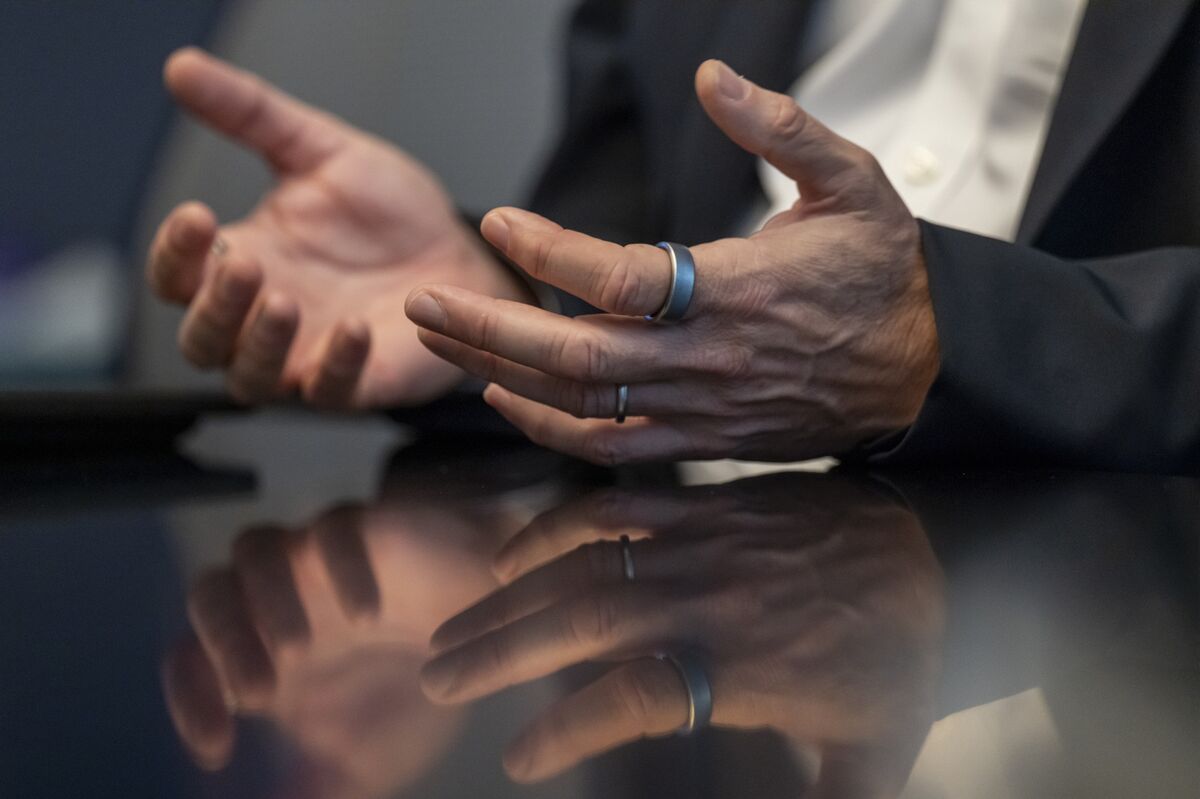 bloomberg.com - Dana Wollman - Oura's IPO Reset Shows the Strain of Crowded Fitness Market