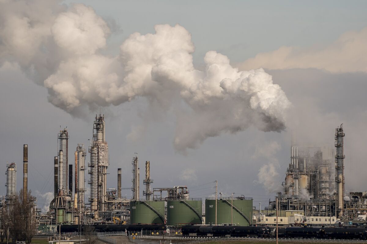 US Refineries Chase Summer Profits With Gasoline and Diesel in High ...