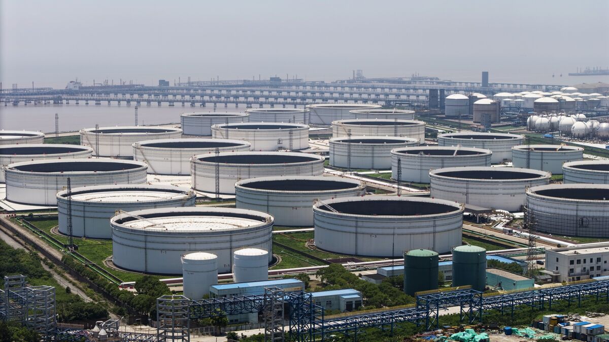 bloomberg.com - Rong Wei Neo - Goldman Sees China Oil Imports Staying Subdued in Fourth Quarter