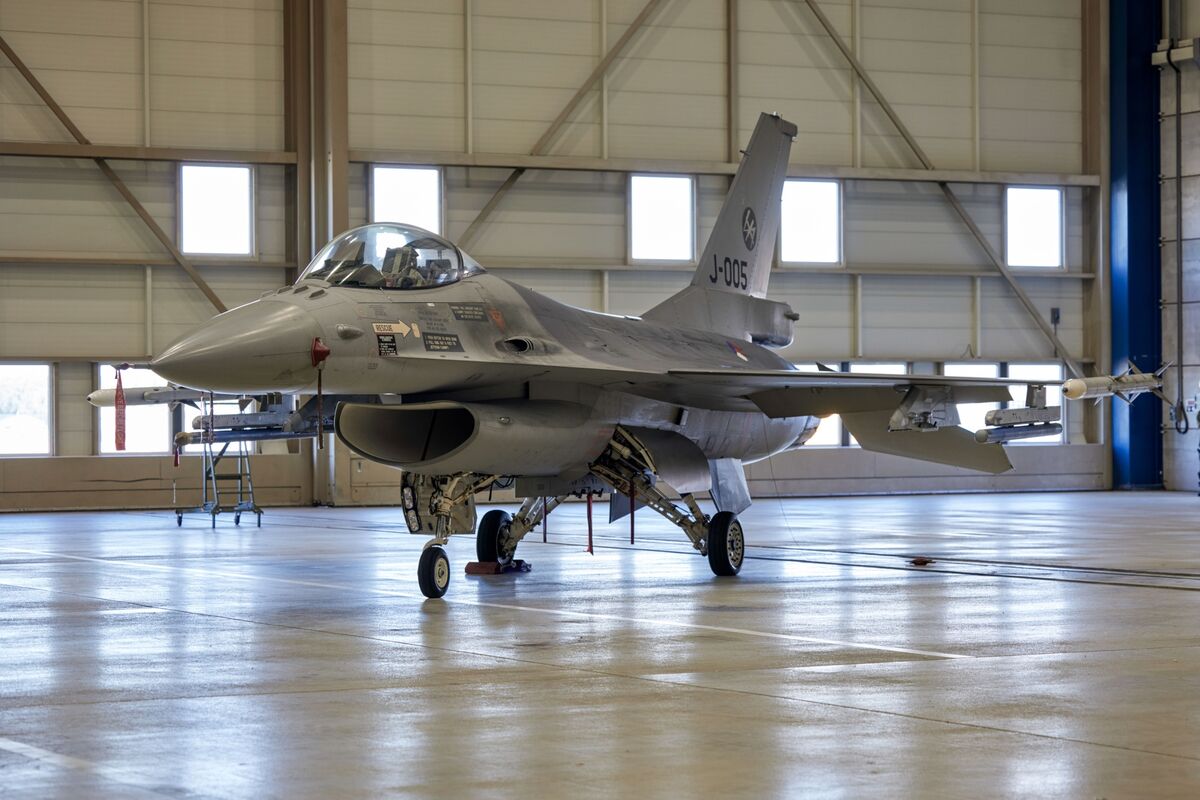 US approves $310 million F-16 training package for Ukraine