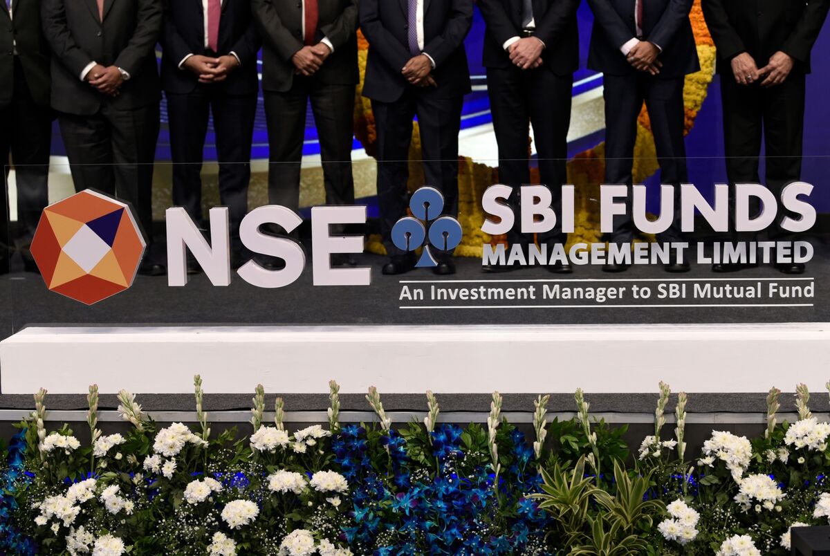 India’s Biggest IPO of 2026 Briefly Dips Below Offer Price
