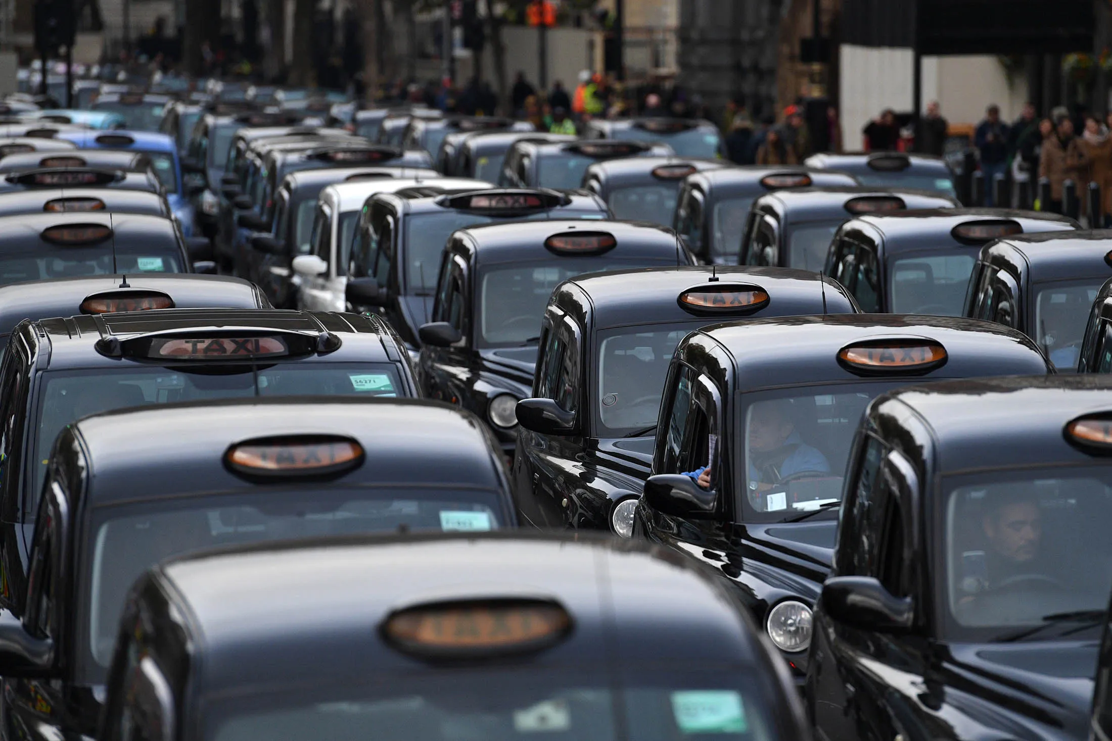 1486967343_uk black taxi