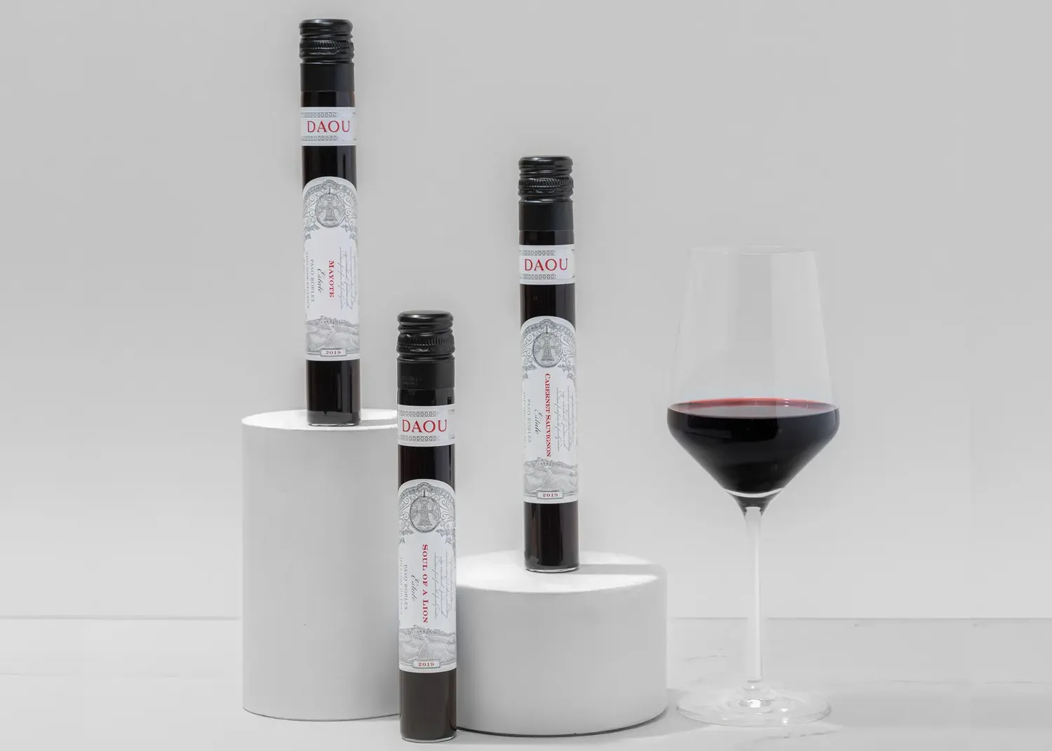 PURSUITS_WEB_TOP SHELF 1231