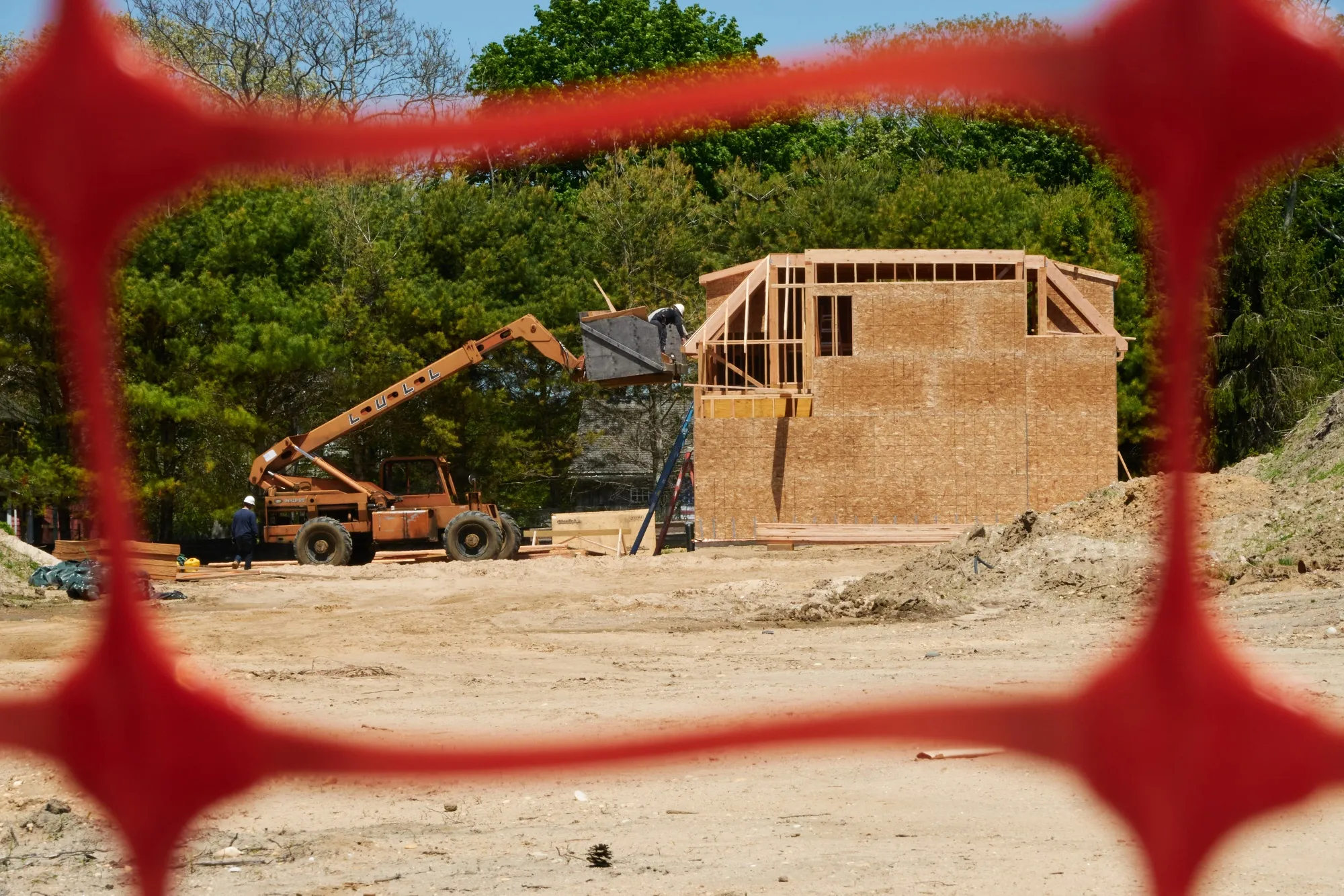 Overall, 31% of builders cut prices in July, compared with the 29% who did so in the prior month, according to NAHB.&nbsp;