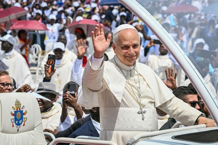 TOPSHOT-ANGOLA-VATICAN-DIPLOMACY
