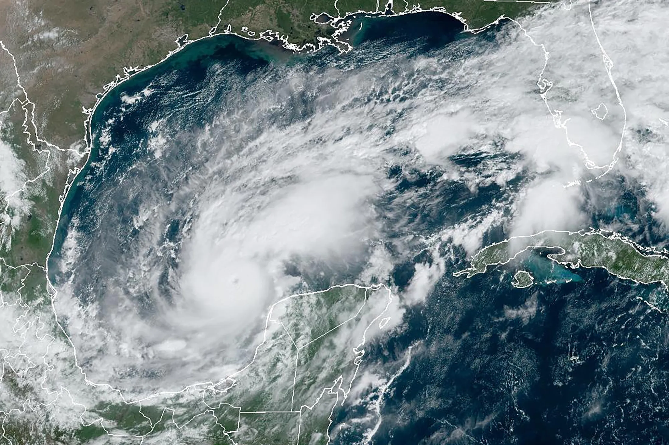 Hurricane Milton Approaches Florida With 155 MPH Winds - Bloomberg