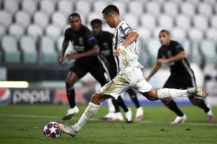 Cristiano Ronaldo of Juventus scores a goal from a penalty kick during the UEFA Champions League&nbsp;match between Juventus FC and Olympique Lyonnais, on Aug. 7.&nbsp;