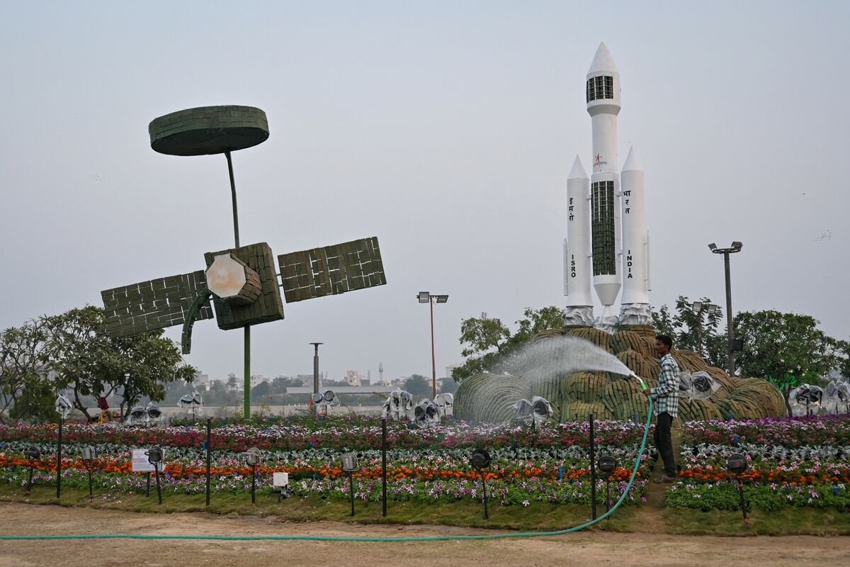 bloomberg.com - Rajesh Roy - India's Space Industry Hunts for Its SpaceX Moment