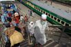 Pakistan Warned of Fresh Virus Threat as Millions Travel for Eid