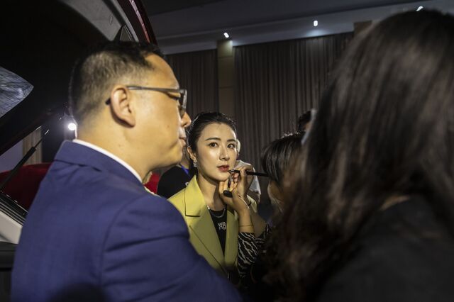 Viya hosted an event promoting the city of Wuhan's specialty products in an effort to help the economic recovery after the coronavirus lockdown, at a venue provided by the Dongfeng Motor Company on April 30, 2020. 