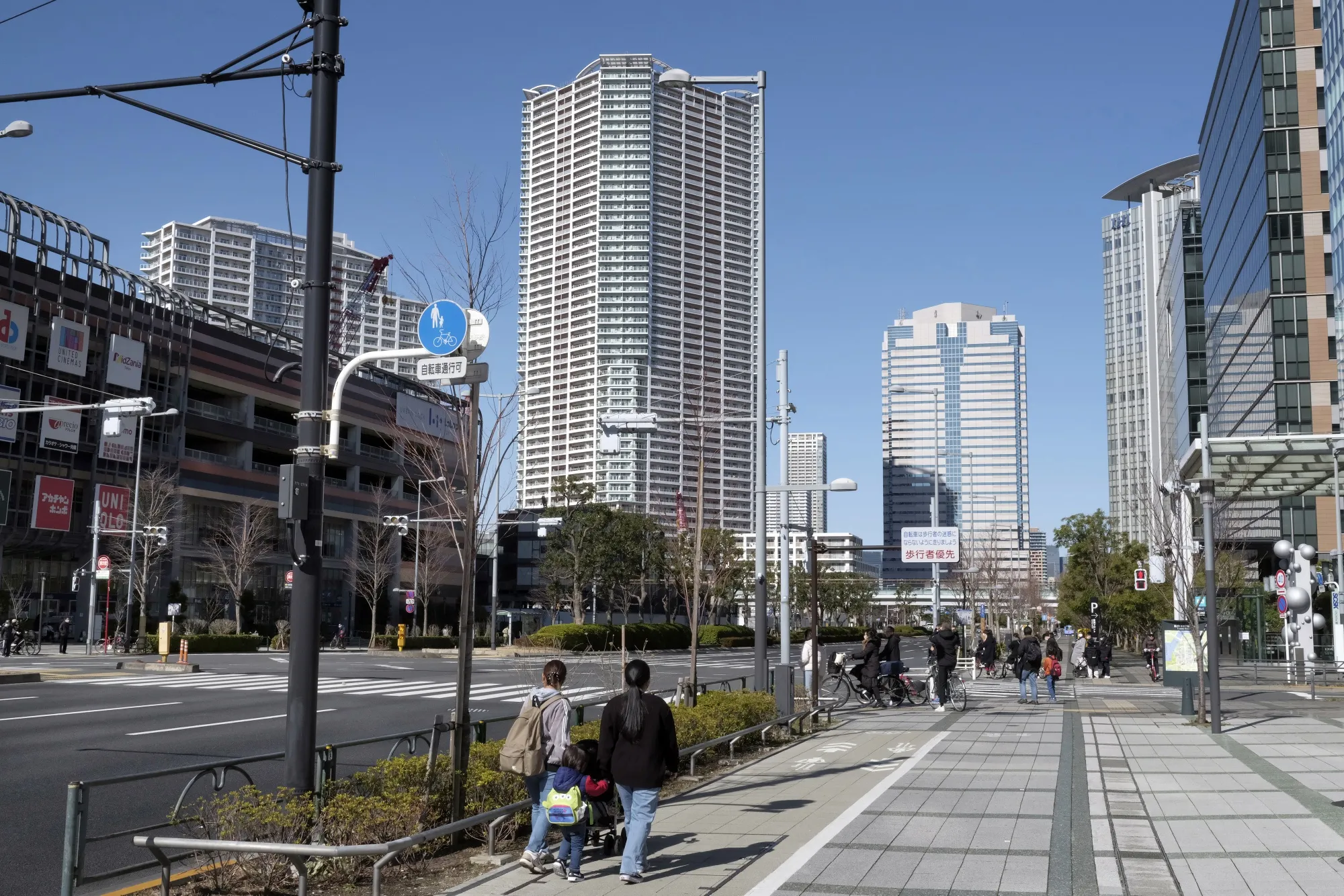 Foreign buyers are pushing up property prices in Tokyo.