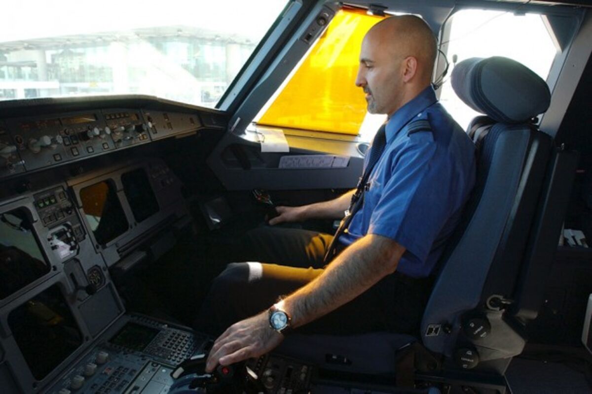 Airline Mergers Pushed JetBlue's Pilots to Join a Union Bloomberg