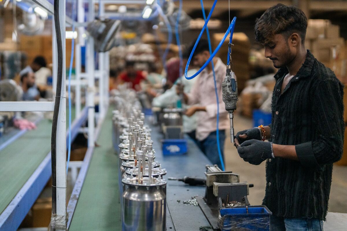 US Tariffs Rattle Indian Exporters, Fueling Calls for Support