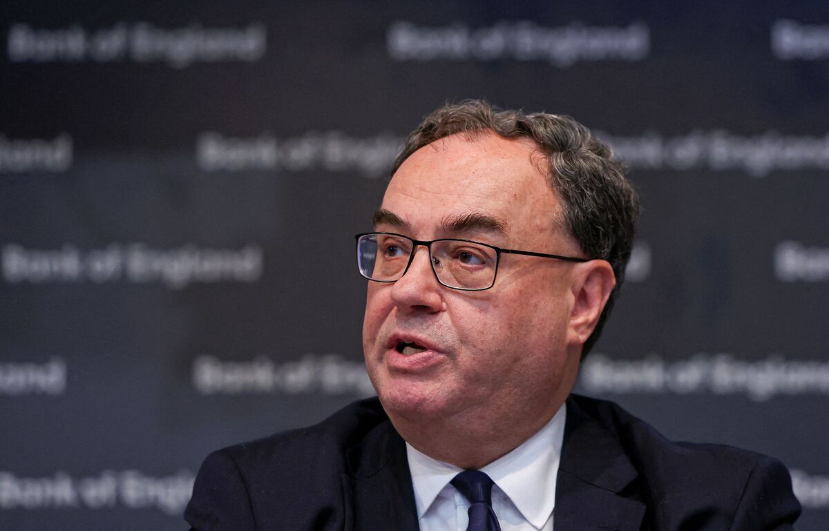 UK Jobs Market ‘Very Tight,’ BOE Governor Andrew Bailey Says - Bloomberg