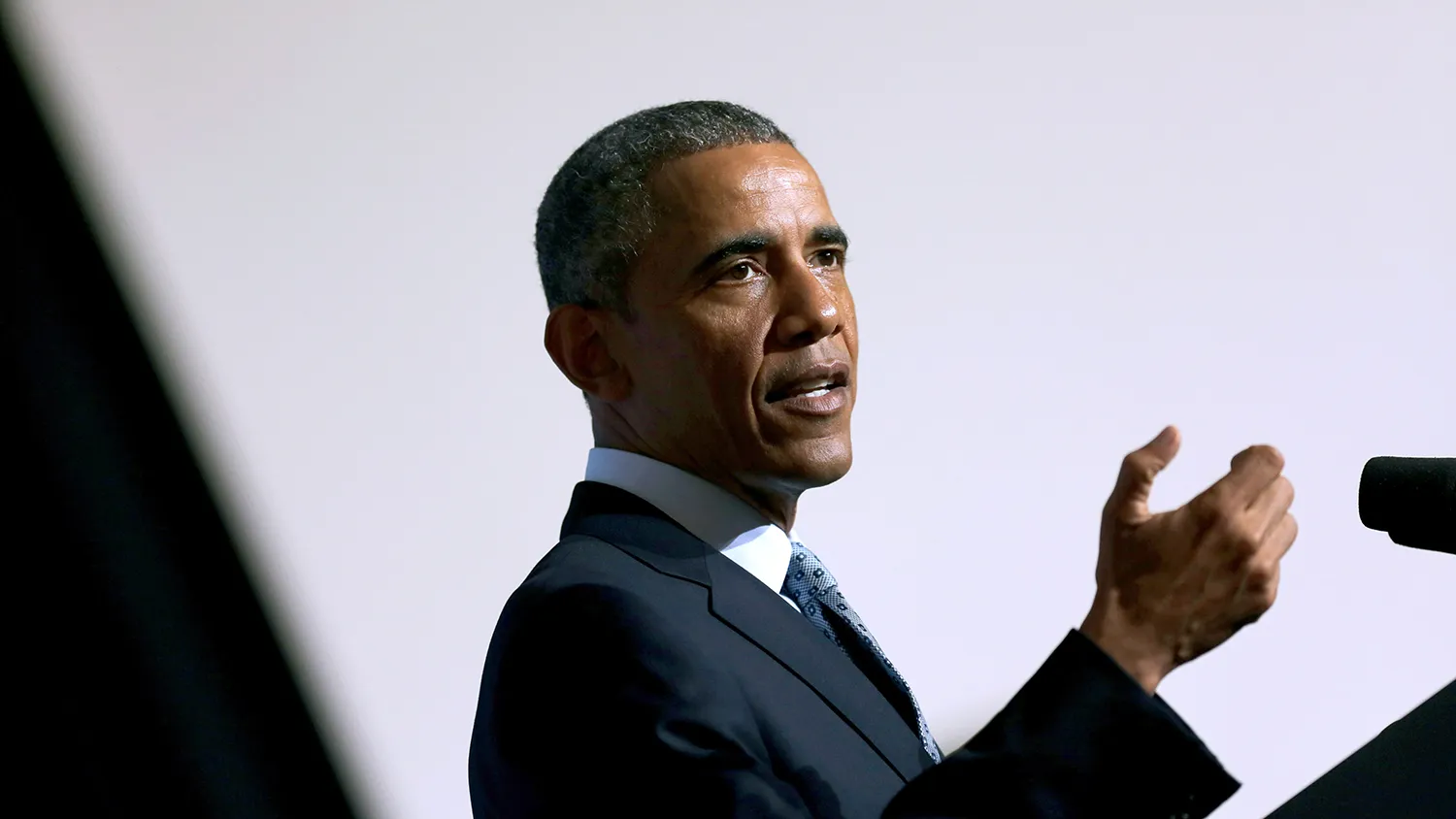 U.S. President Barack Obama delivers a speech at the Federal Trade Commissions offices, January 12, 2015 in Washington, DC.
