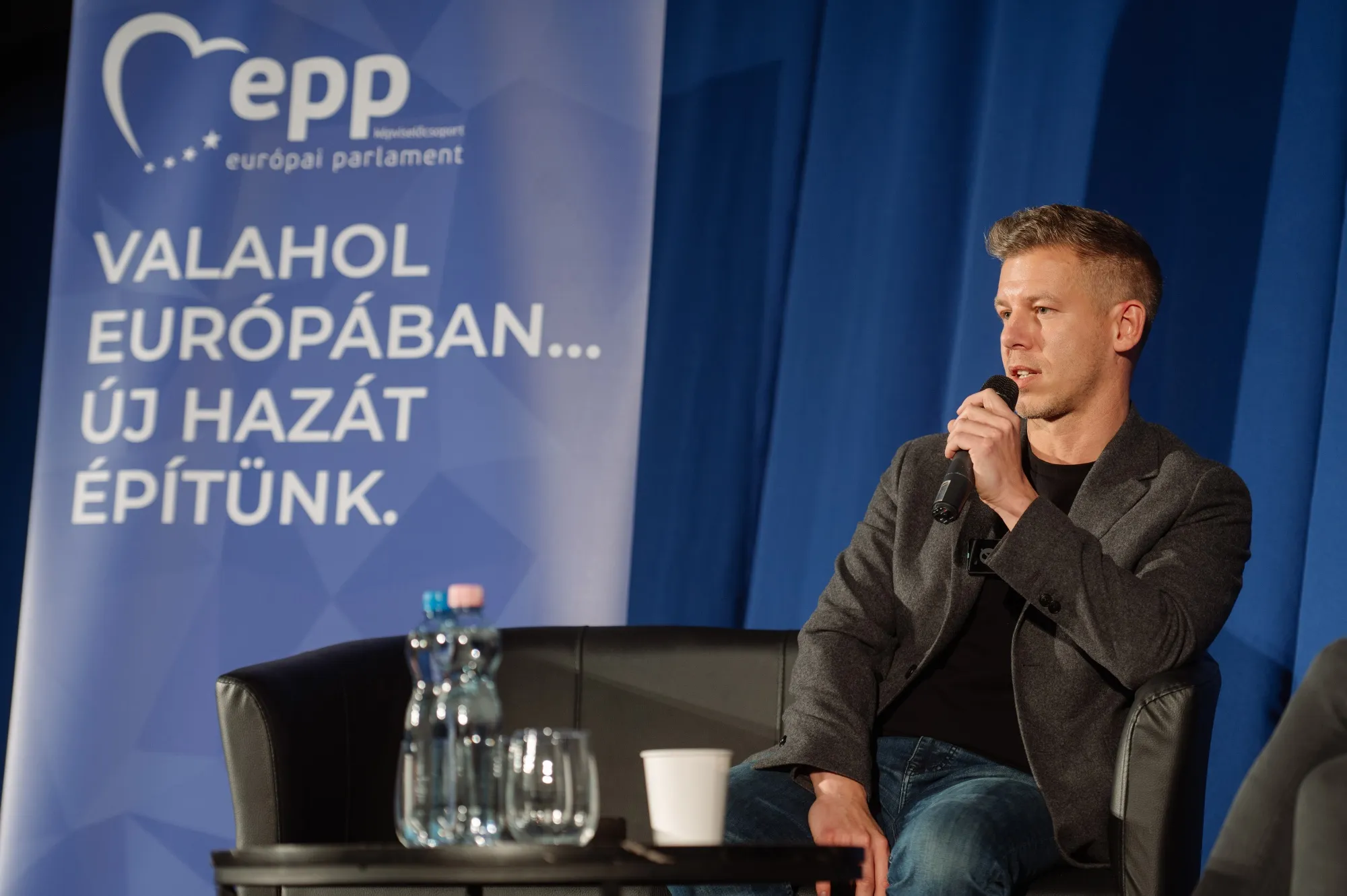 Peter Magyar at a town hall meeting in Dunaujvaros.