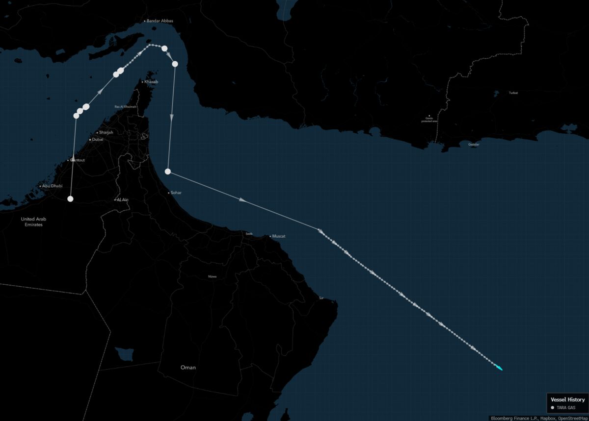 Iran-Linked LPG Tanker Sails Past US Navy’s Blockade Line