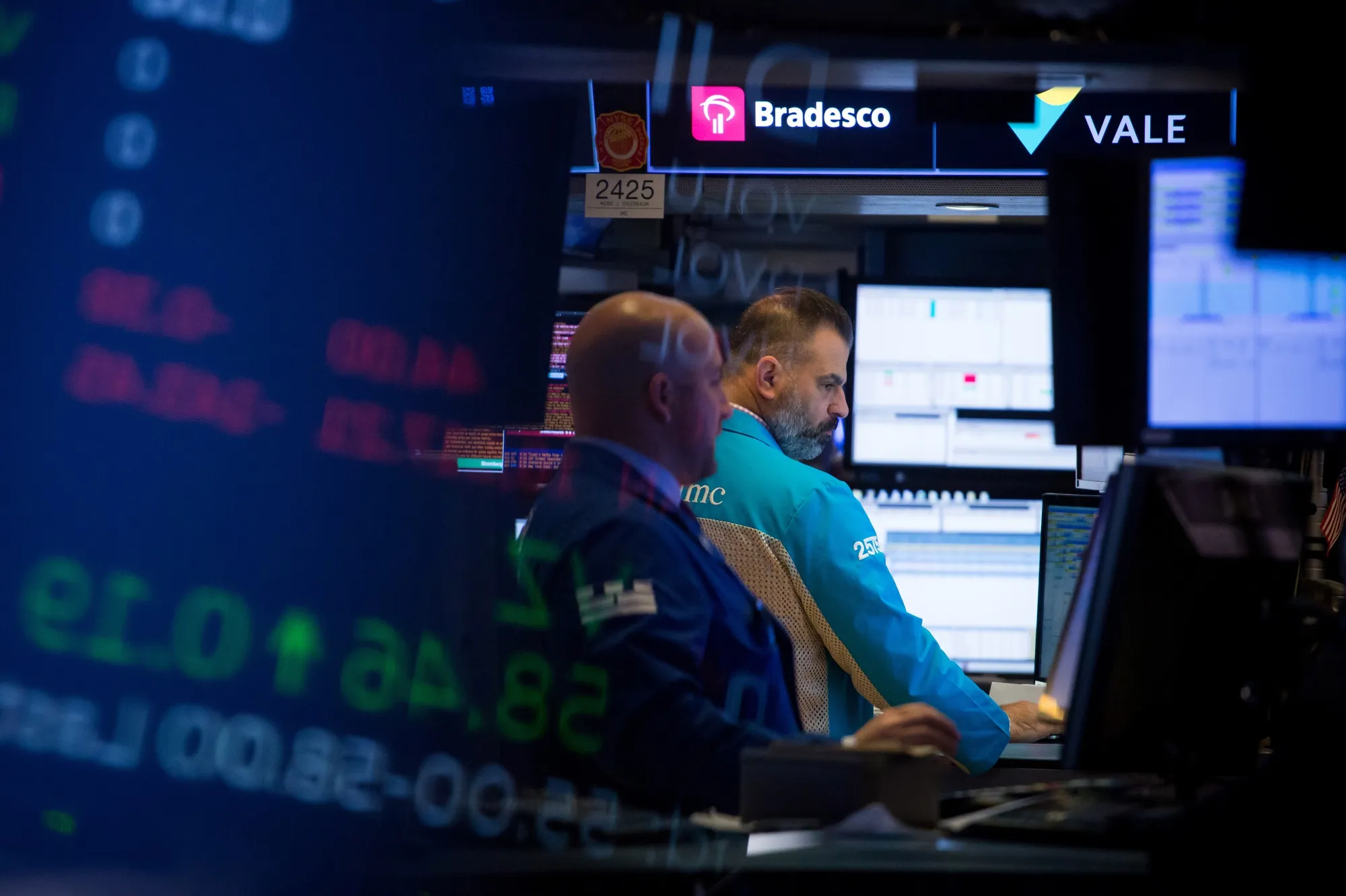 Traders work on the floor of the New York Stock Exchange on&nbsp;Nov. 12, 2018.&nbsp;