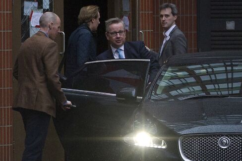 Michael Gove leaves a meeting of the Vote Leave campaign