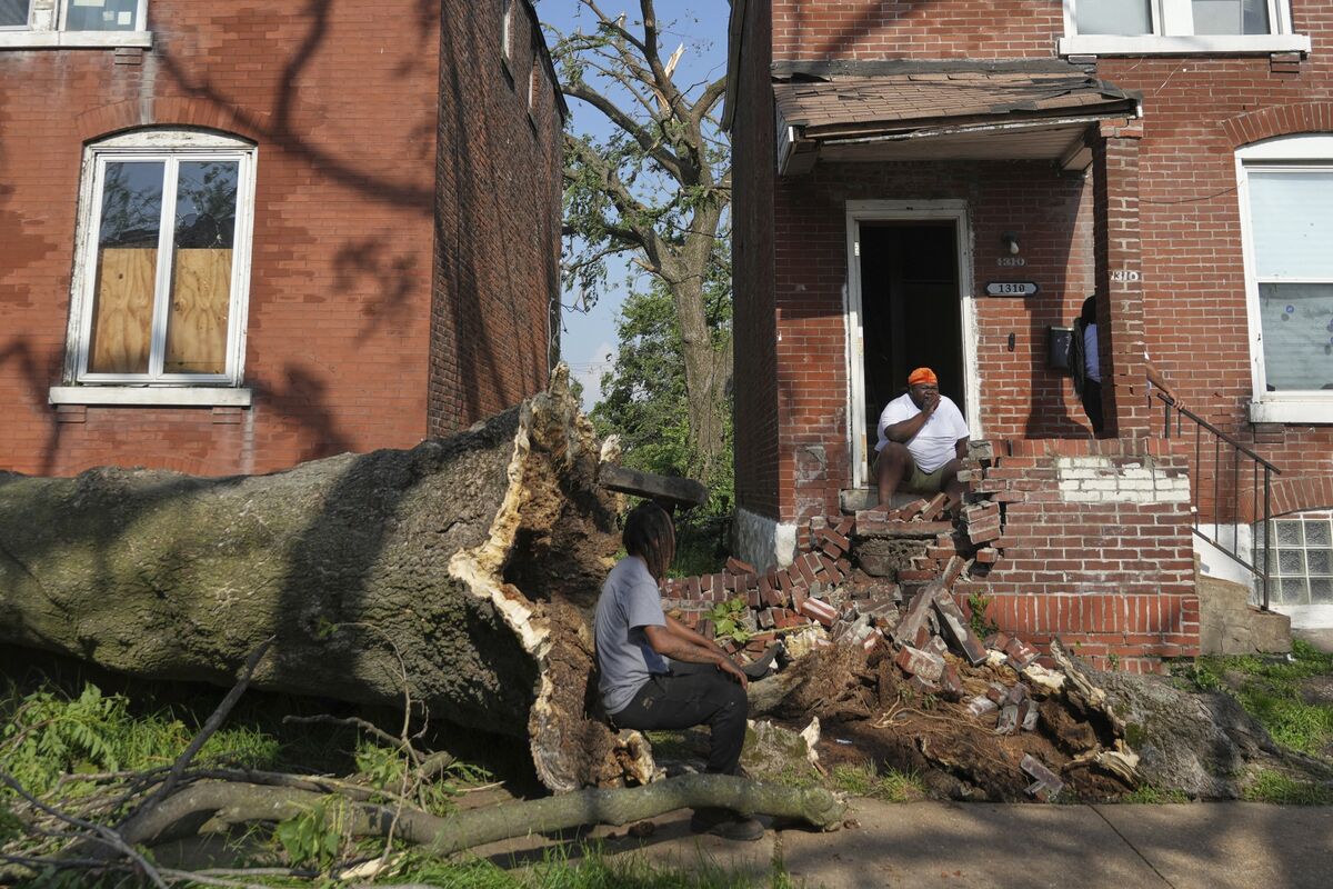 Storms, Tornadoes Kill 16 Across Midwest, South