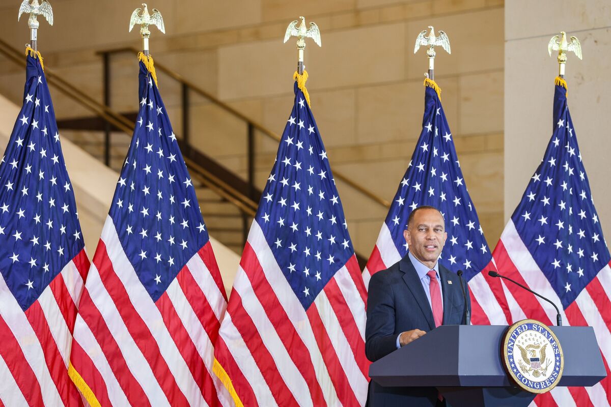 bloomberg.com - Jonathan Tamari (BGOV) - How Democrats Plan to Win Back the House in Less than 100 Days