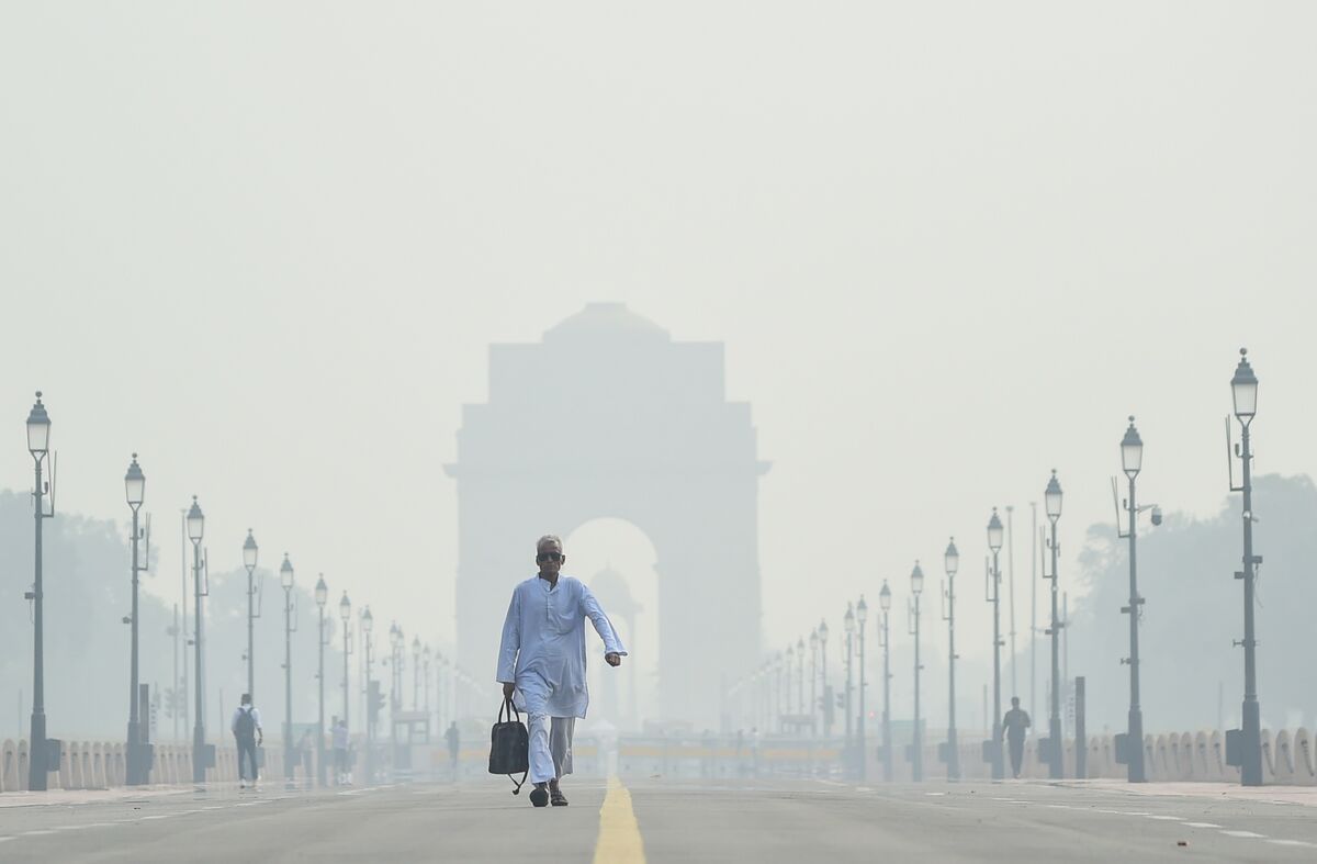 bloomberg.com - Linda Poon - How New Delhi's Air Got So Toxic and What Can Be Done
