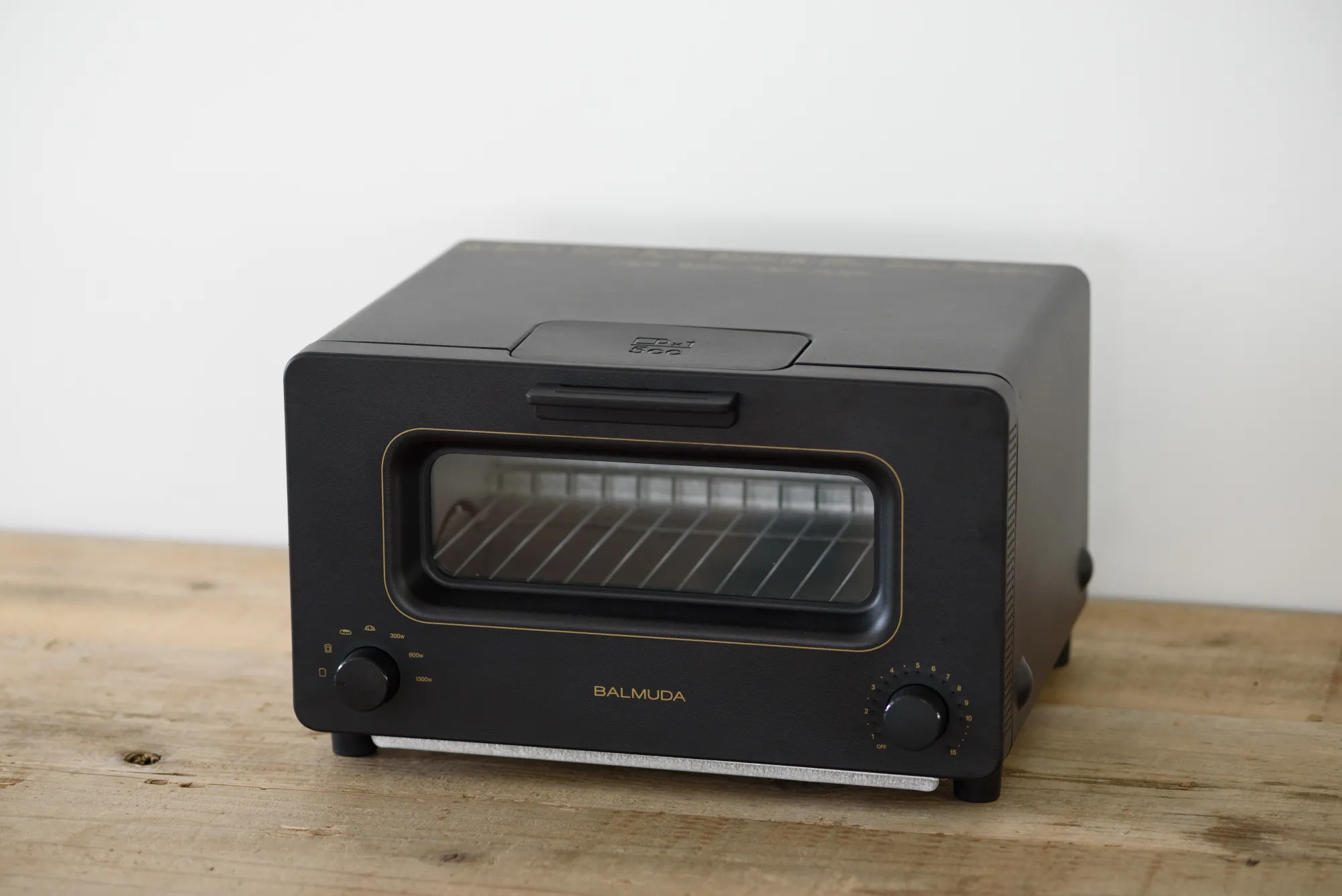 バルミュダ株が7カ月ぶり上昇率、株主還元に3割引クーポン - Bloomberg