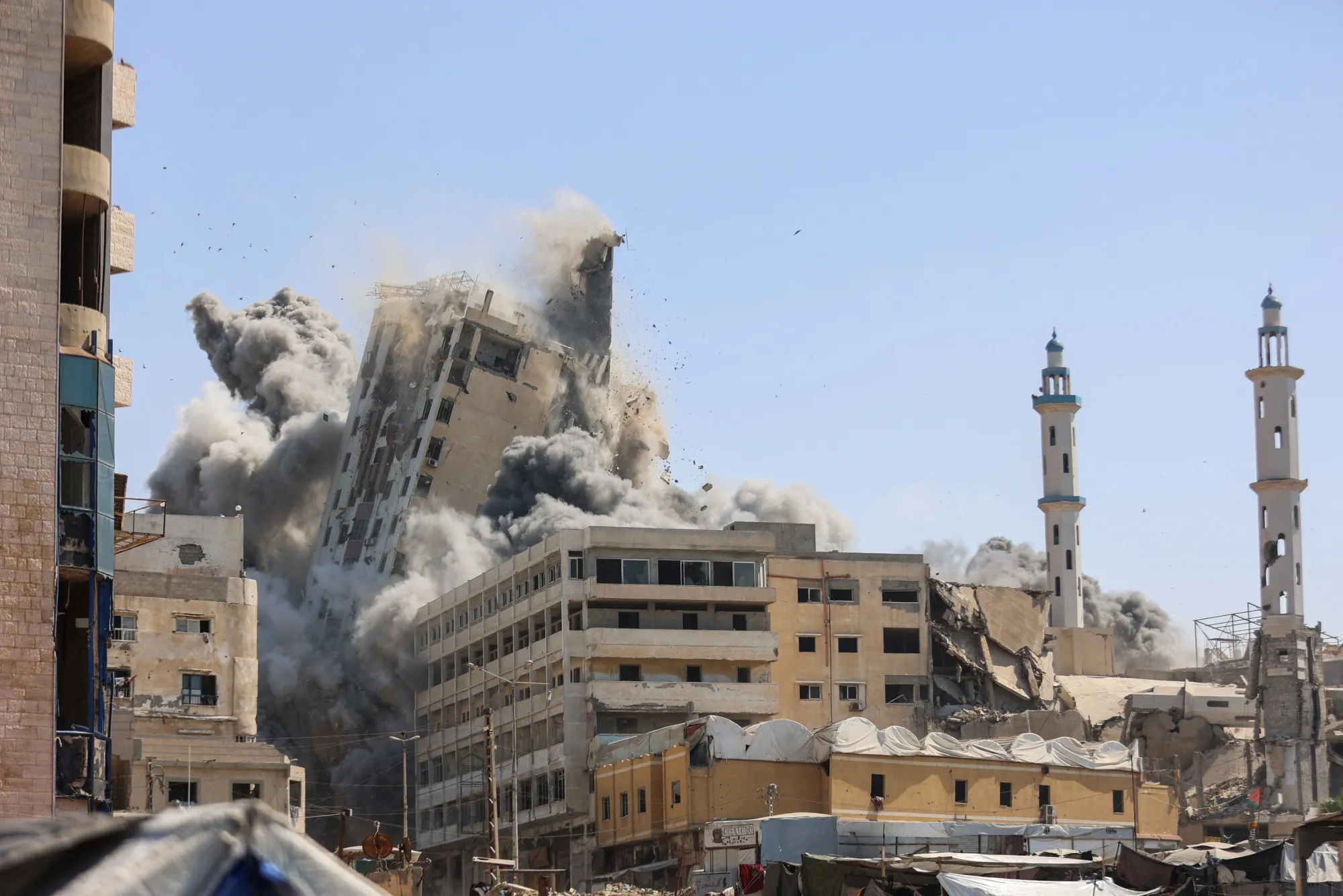 イスラエル軍、ガザ市中心部に侵攻－ジェノサイドと国連調査委 - Bloomberg