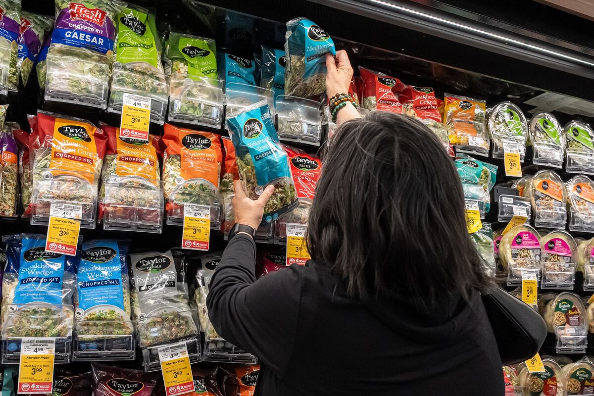 bloomberg.com - Kristina Peterson - Taylor Farms Produce Is Sold Everywhere, Making Outbreak Difficult to Escape