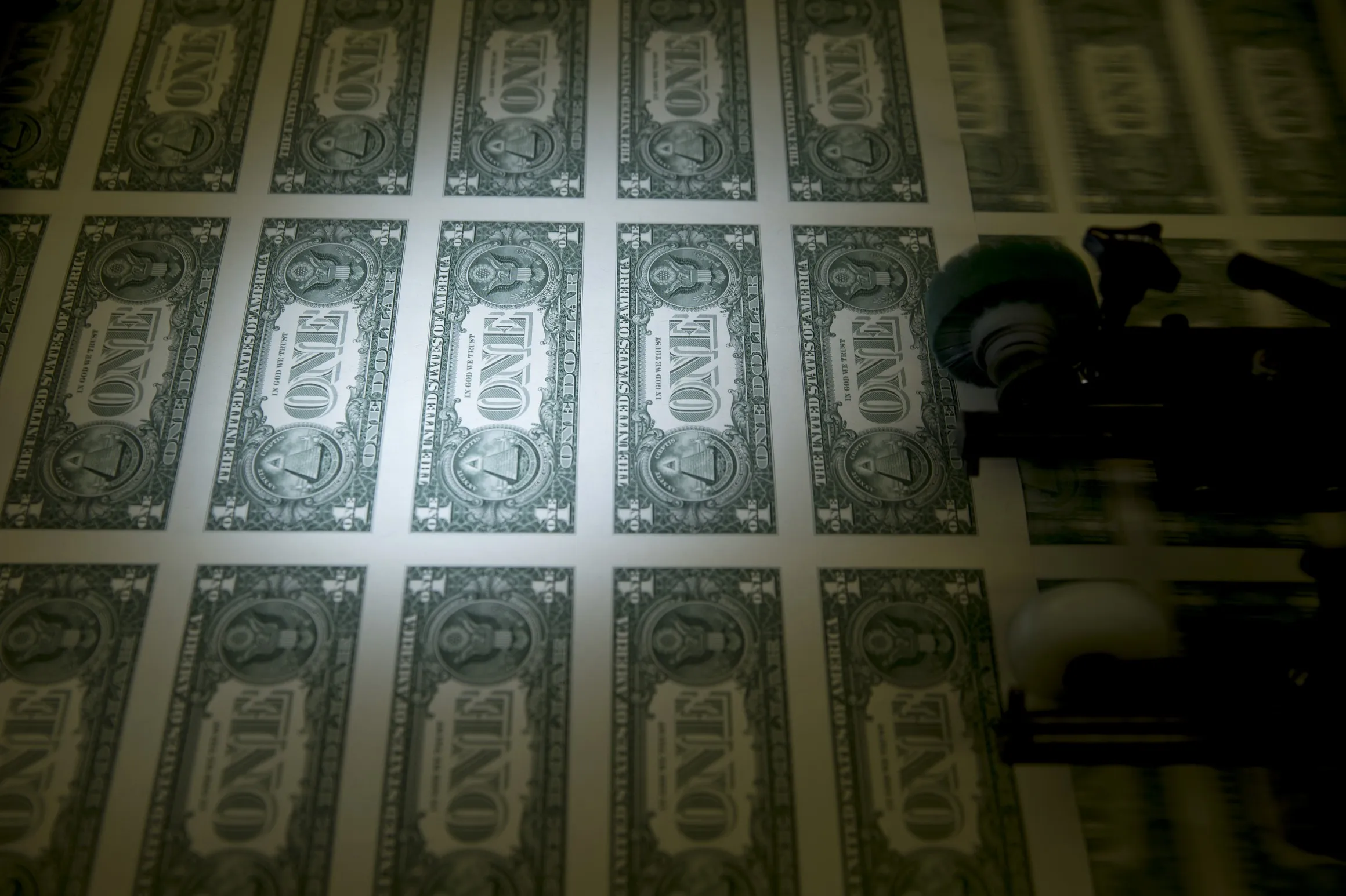 A Divided Congress Could Put the Dollar’s Bull Run at Risk