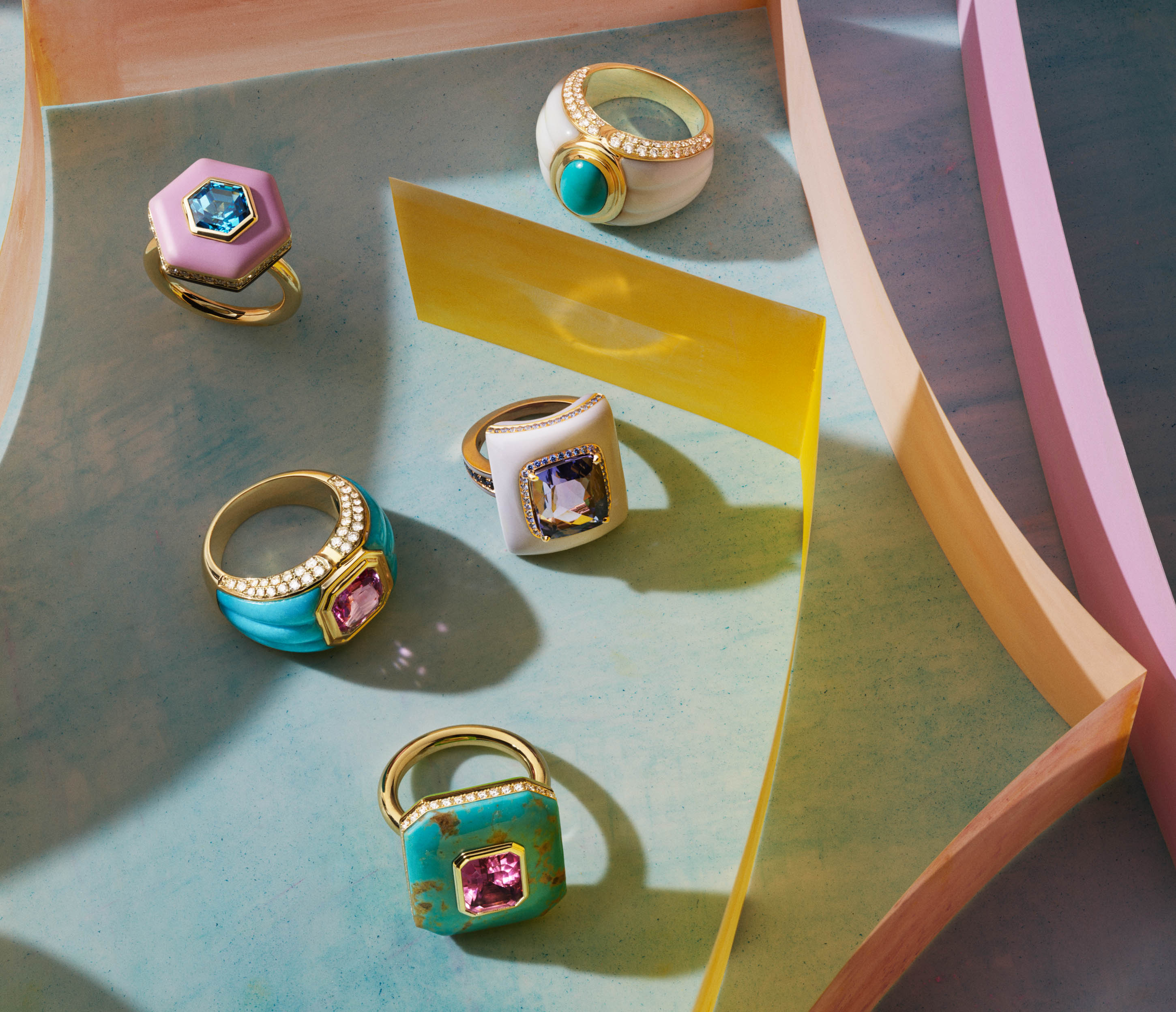 Jewelry Trends 2023: Pink Sapphire, Bold Gold, Chubby Inset Rings