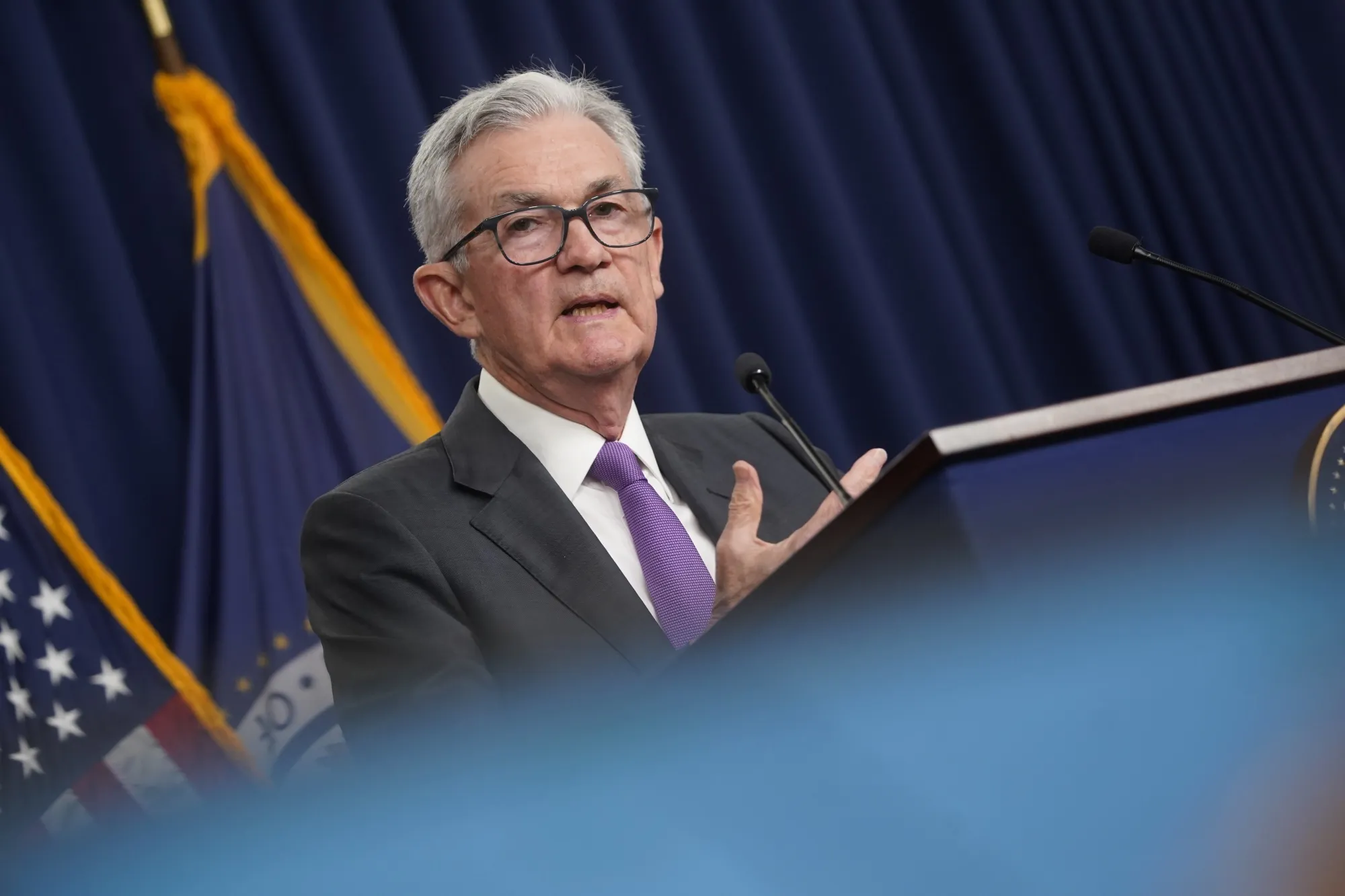 パウエル議長､ＦＯＭＣは｢慎重に進んでいる｣-利上げの選択肢残す - Bloomberg