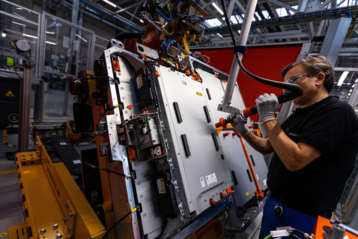 German Factory Orders Slumped Most in a Year Before Merz Won