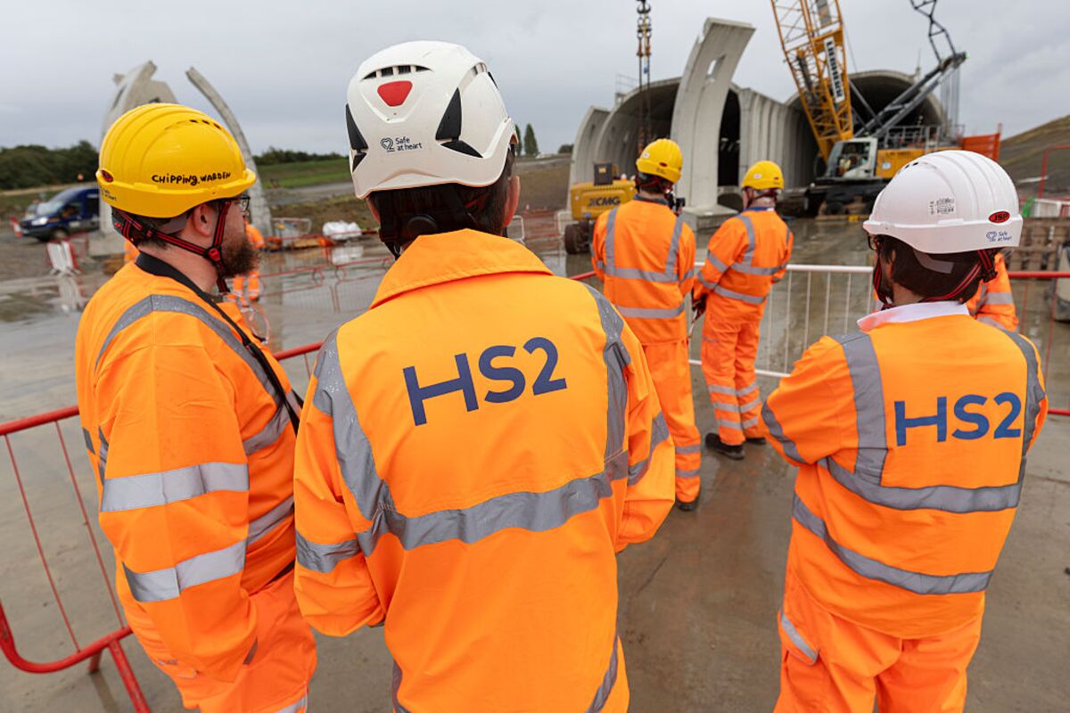 The UK’s High-Speed Rail Fiasco Is a Gift to Farage