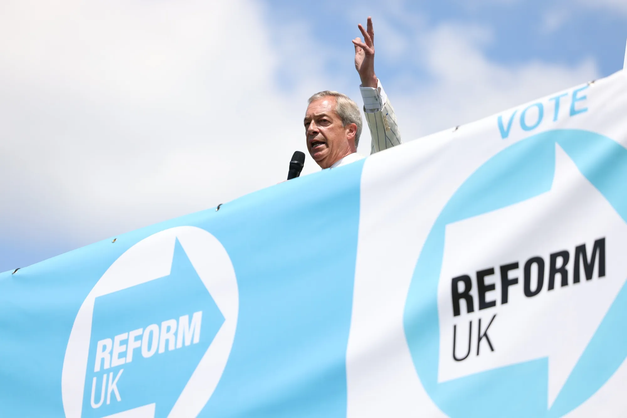 Nigel Farage’s insurgent Reform UK Party climbed to a fresh record rating of 15.9%.