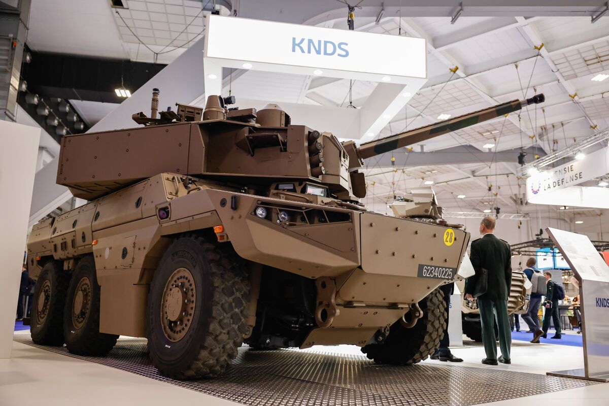 Warburg Pincus Said to Hold Talks to Buy KNDS Stake From Family