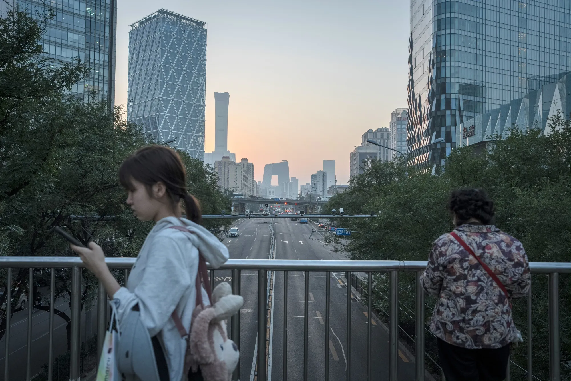 Young Chinese Take Slacking Off to New Heights as 'Rat People' - Bloomberg