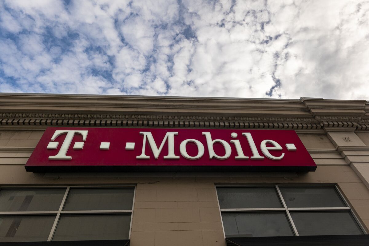 TMobile Ups the Battle for Customers With 500 Rebates (TMUS