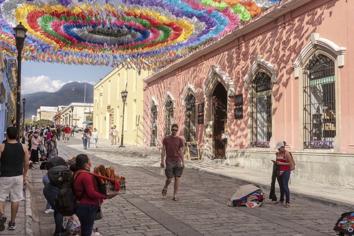 Oaxaca Residents Fight Back Against Gentrification, Overtourism 