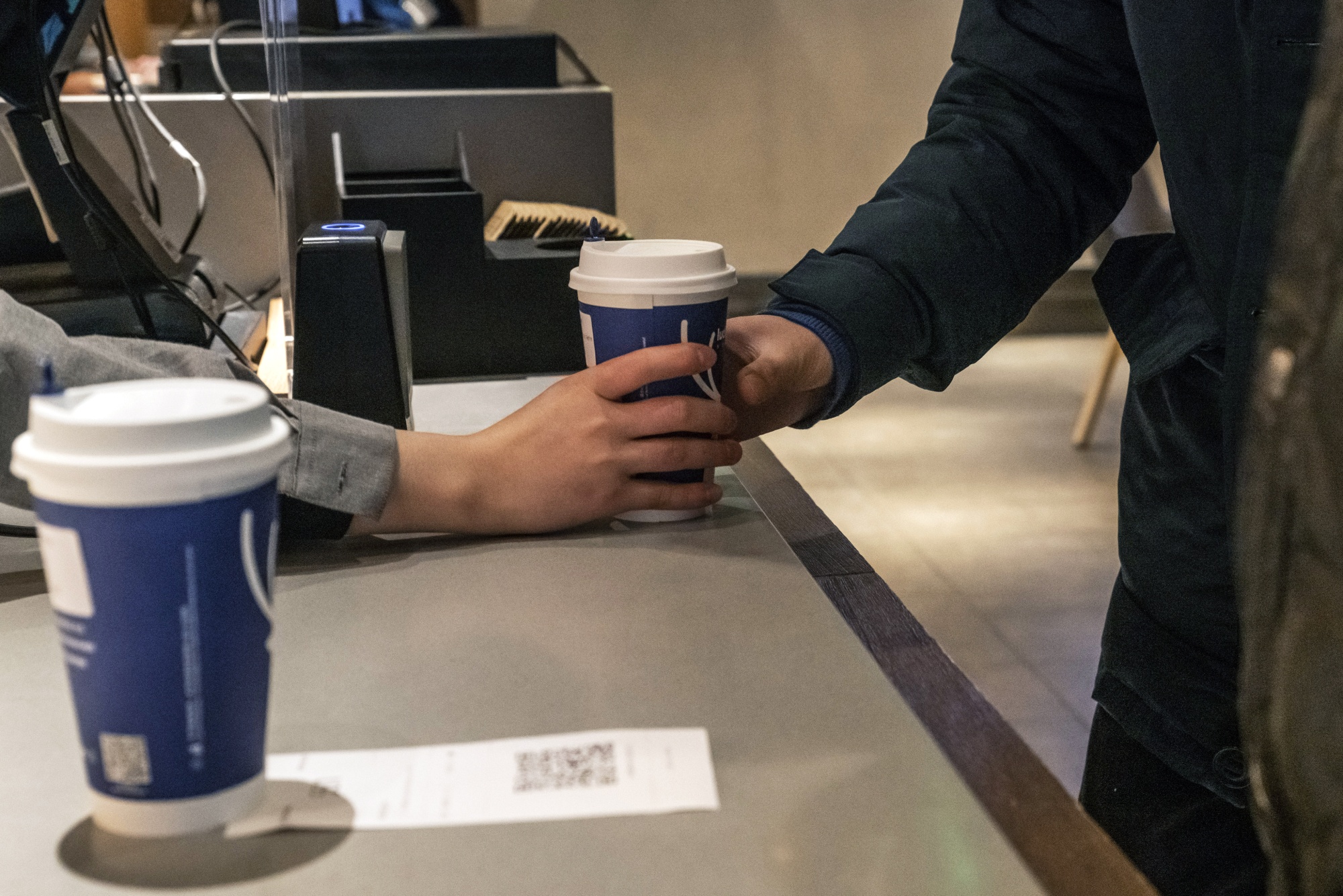 Starbucks Wants to Ditch Those Disposable Cups for Good - WSJ