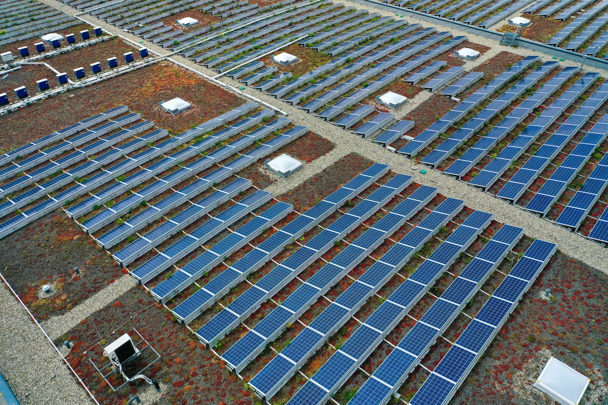 Linde AG Hydrogen Electrolysis Plant Operations as European Utilities Race to Unlock Green Fuel