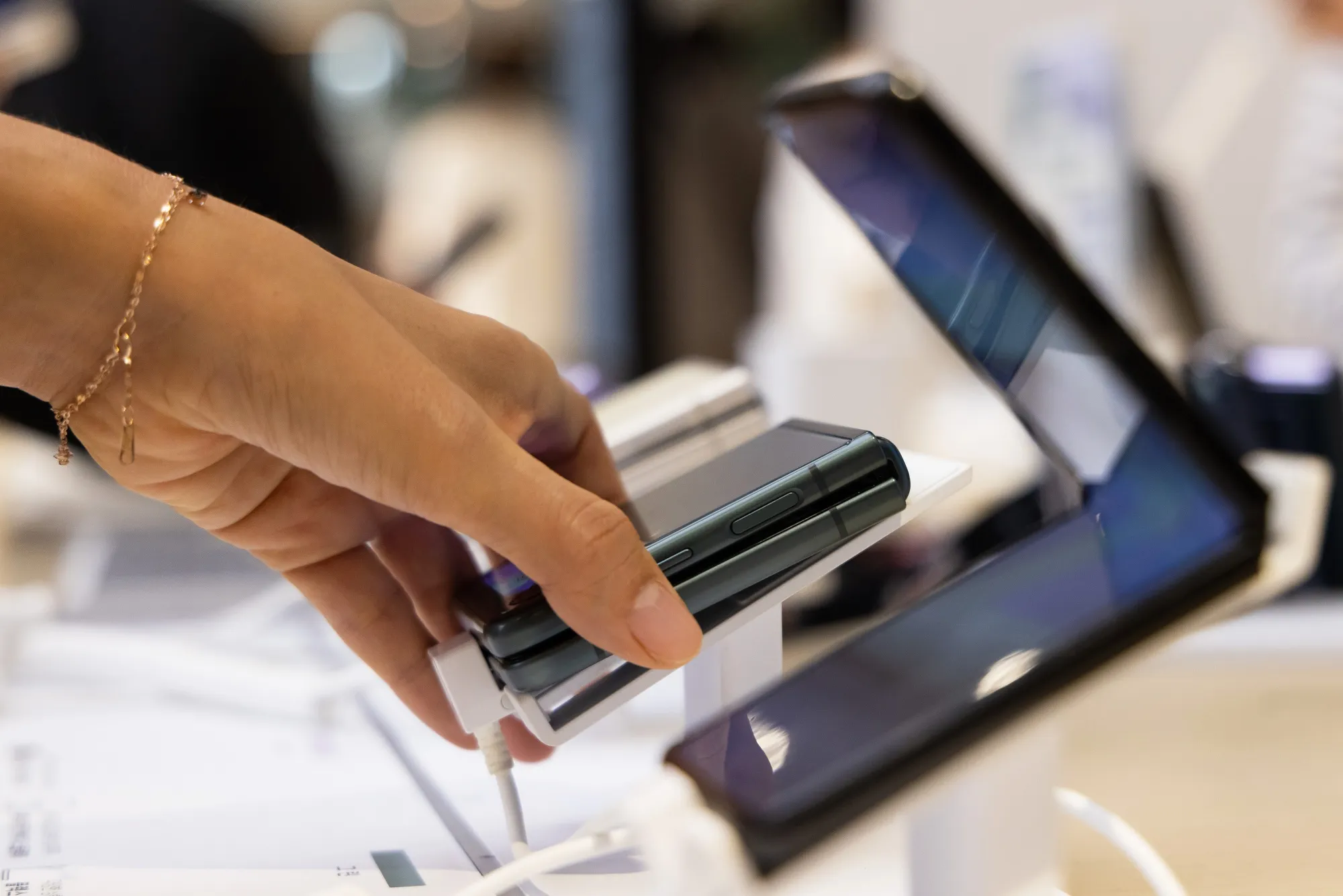 Samsung Store at the Hyundai Seoul Ahead of Preliminary Earnings
