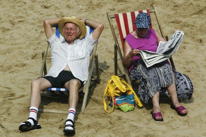 Brits Enjoy The Unusually Hot Weather