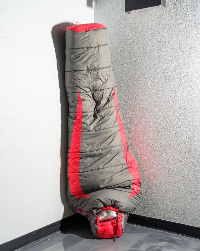 Bodies are put in sleeping bags and placed in dewars headfirst.