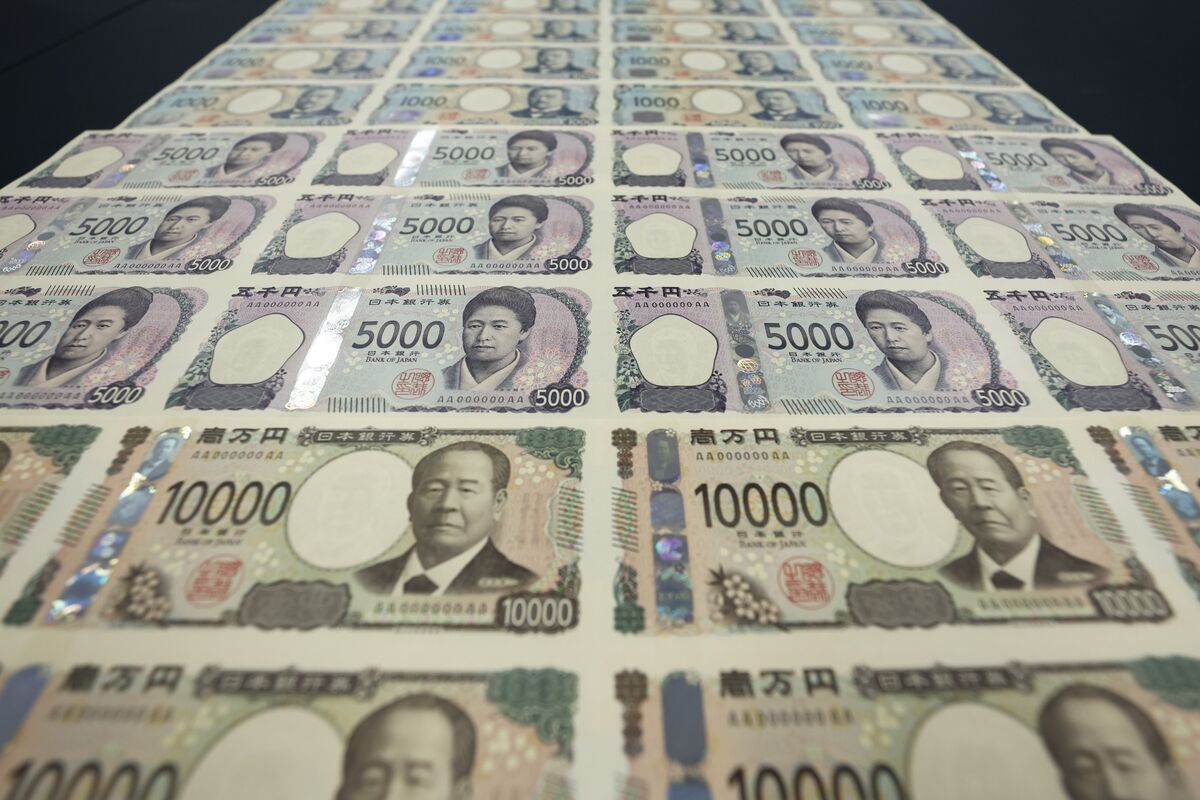 Yen’s Slide Makes Japan Stock Investors Wary Of Sudden Reversal - Bloomberg