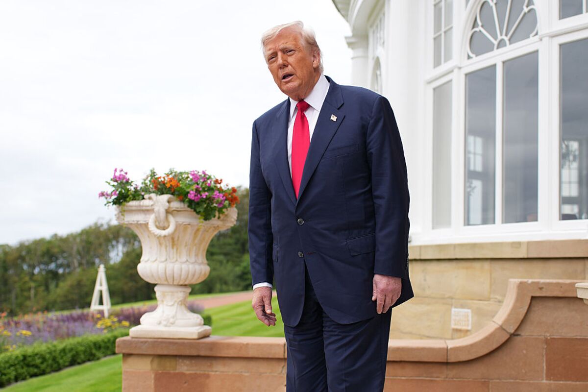 Trump Sets 10-Day Ceasefire Deadline for Putin