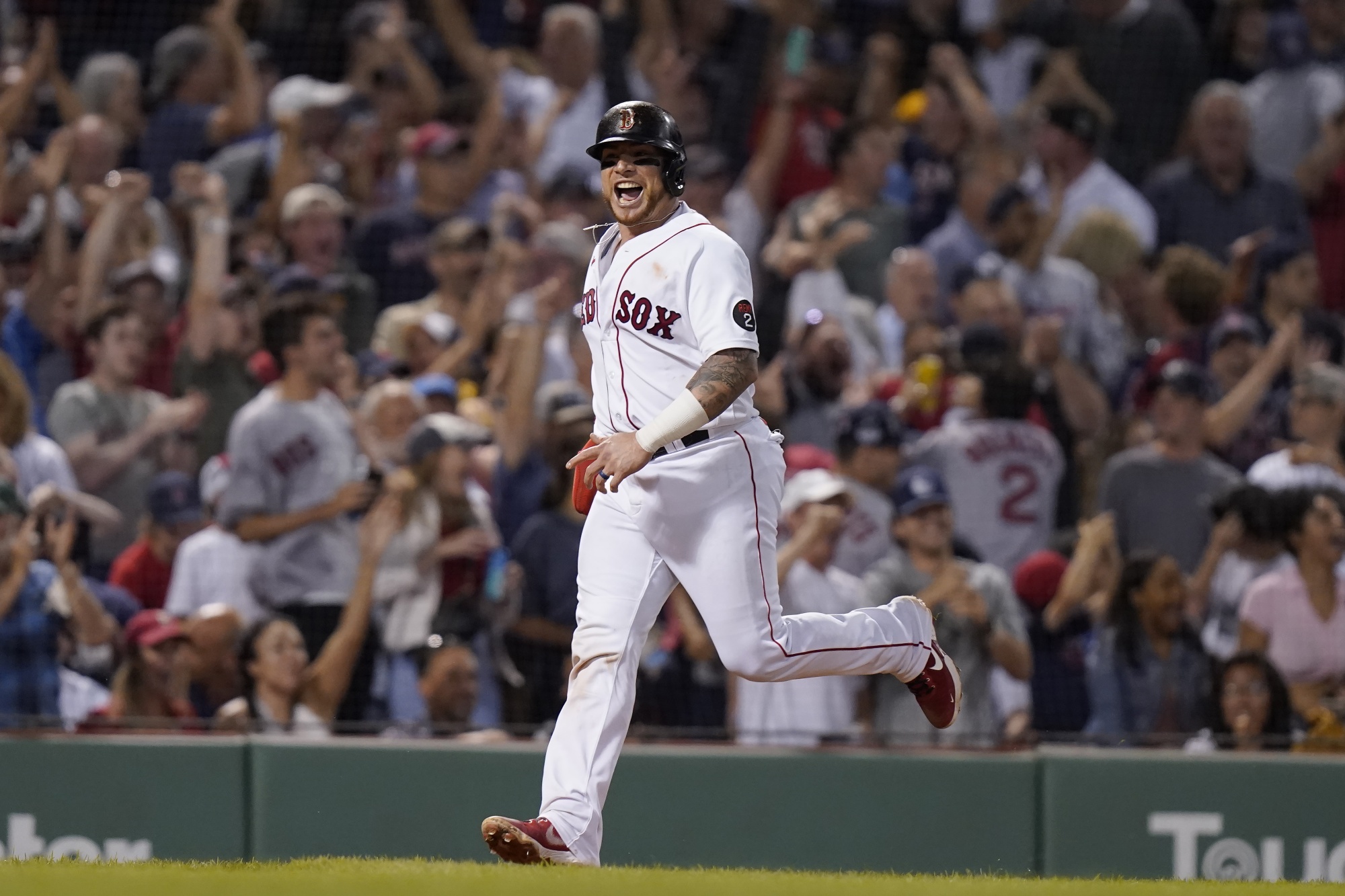 Red Sox Score 9 Straight, Rally Past Yanks 11-6 for Split - Bloomberg