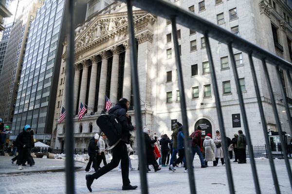 Traders At The New York Stock Exchange As Stocks Climb On Factory Data As Gold Selloff Eases