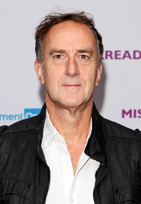 The British comic actor Angus Deayton. There's a crucial spelling difference in their surnames.