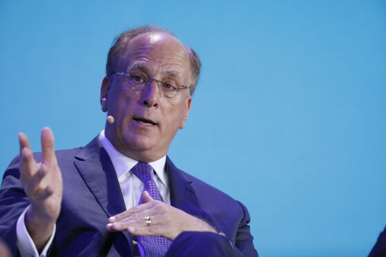 BlackRock's Fink Warns U.S. Shouldn't Be Fighting Its Creditors